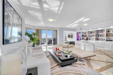 445 Grand Bay Dr
