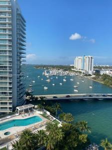 20 Island Ave