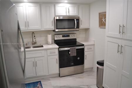 320 seaview court