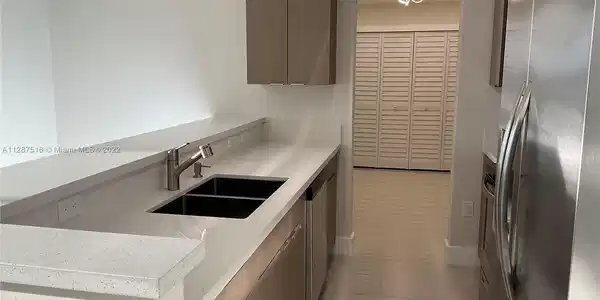 10185 Collins Ave Unit 1206