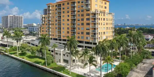 1625 Kennedy Cswy