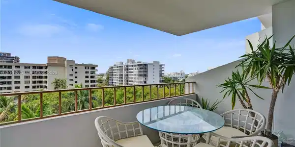 155 Ocean Lane Dr
