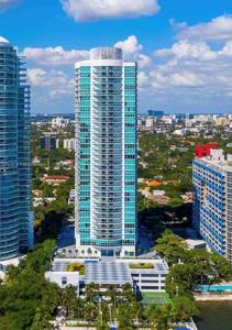 2101 BRICKELL AVENUE