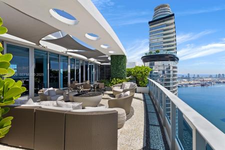 200 Biscayne Boulevard Way