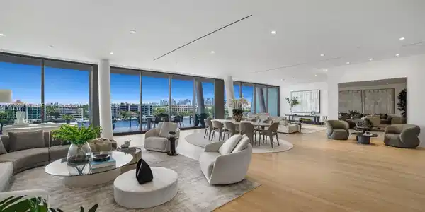 5 Grove Isle Dr