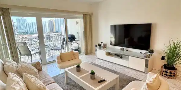 300 Bayview Dr