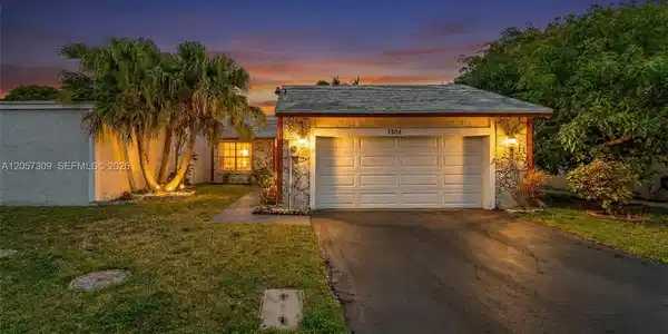 1304 Redstart Ct