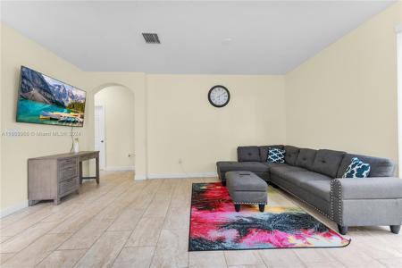 230 SE 29th Ave