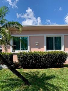 1785 Calais Dr