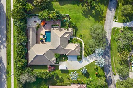 4803 SW Lake Grove Cir