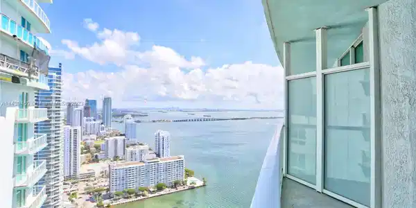 1900 N Bayshore Dr