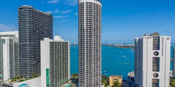 1750 N Bayshore Dr