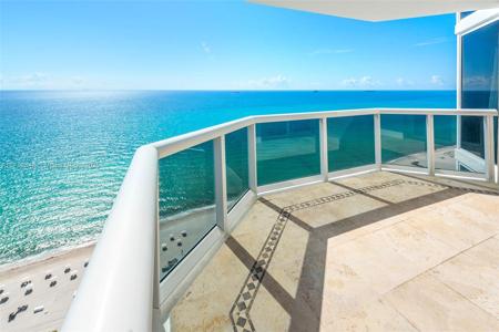 4775 Collins Ave