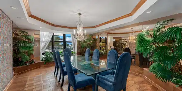 5500 Collins Ave