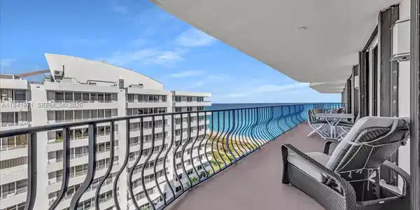 8877 Collins Ave