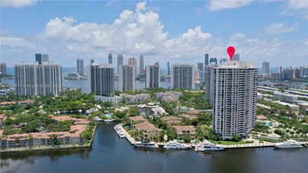1000 E Island Blvd Unit 1004