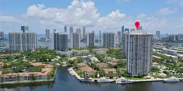 1000 E Island Blvd Unit 1004