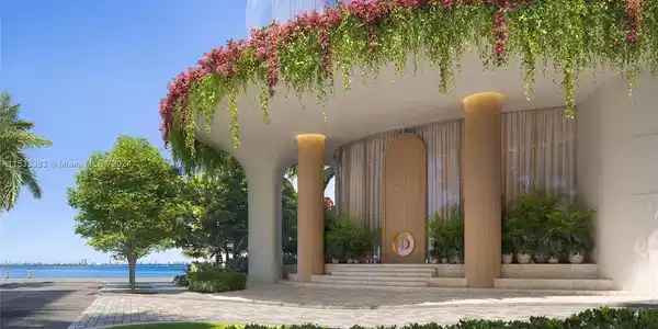 2121 N Bayshore