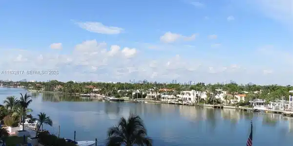 5700 Collins Ave
