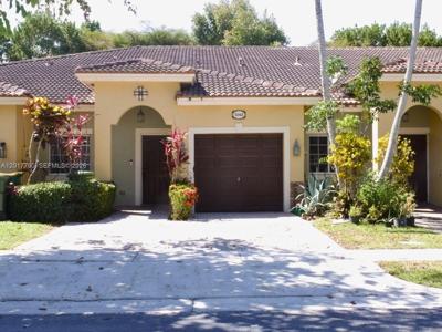 1242 NE 32nd Ave