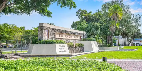 11113 Biscayne Blvd