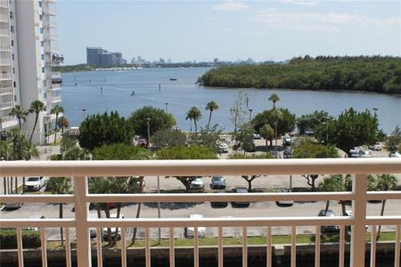 400 Kings Point Dr Unit 604