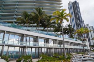 18975 Collins Ave Cabana