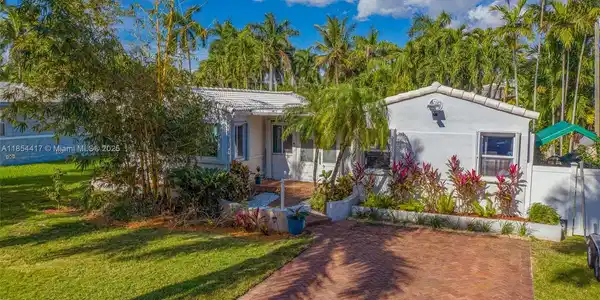 955 Van Buren St