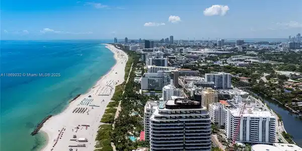 3200 Collins Ave