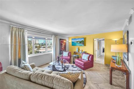 720 Bayshore Dr