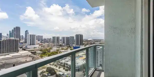 1900 N Bayshore Dr