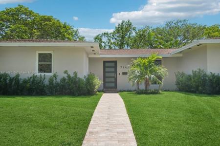 7640 SW 165th Ter