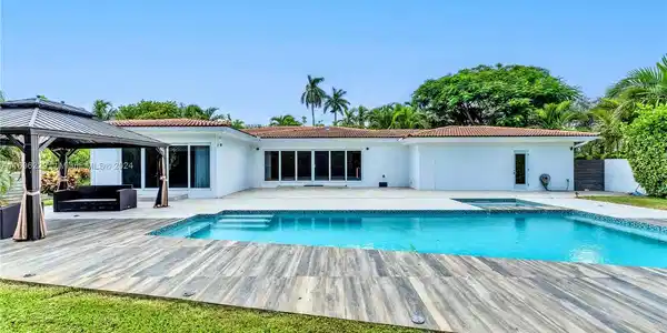 10125 Biscayne Blvd