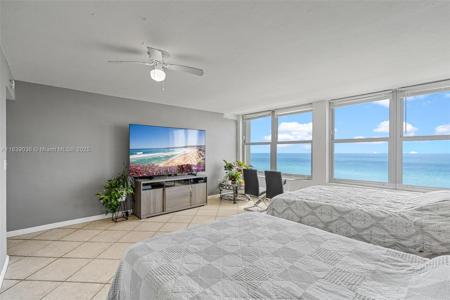 2899 Collins Ave