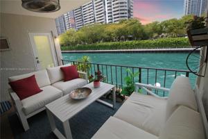 3745 NE 171st St Unit 77
