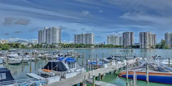 18011 Biscayne Blvd Unit 401