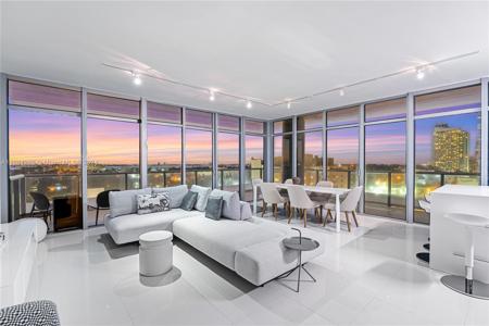 3737 Collins Ave