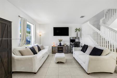 1572 SE 27th Ter