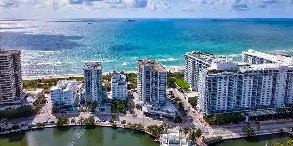 2401 Collins Ave