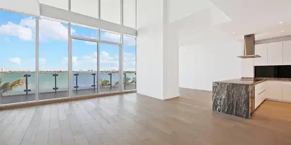 700 NE 26th Terrace