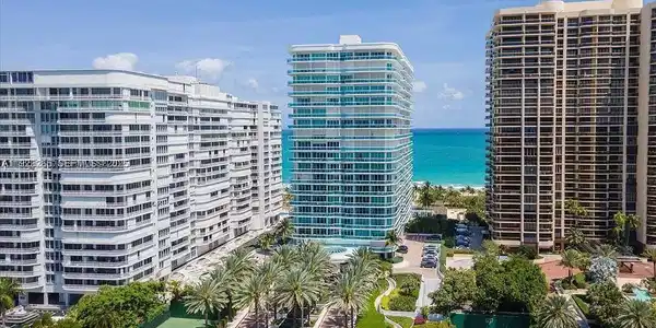 10101 Collins Ave