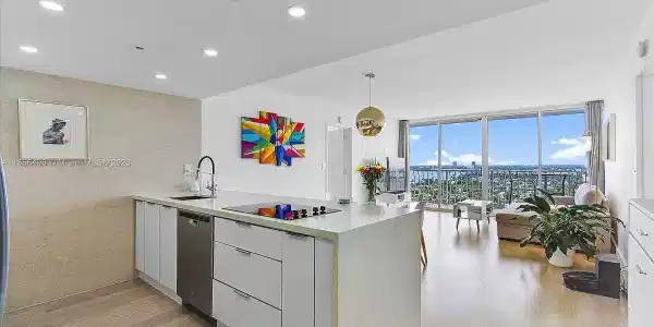 7601 E Treasure Dr Unit 2203