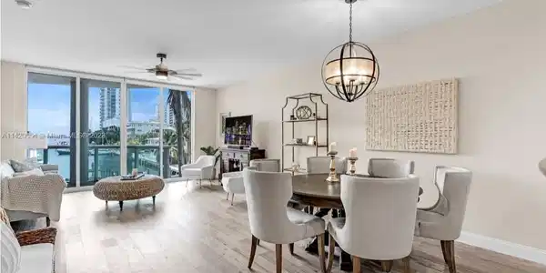7918 Harbor Island Dr Unit 211