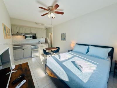255 W 24th St