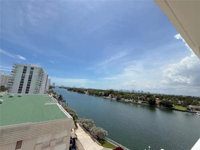 5838 Collins Ave
