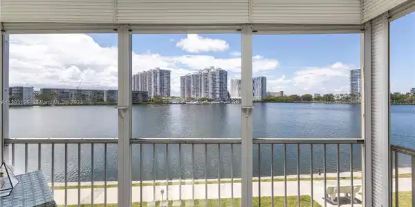 2949 Point East Dr Unit B211