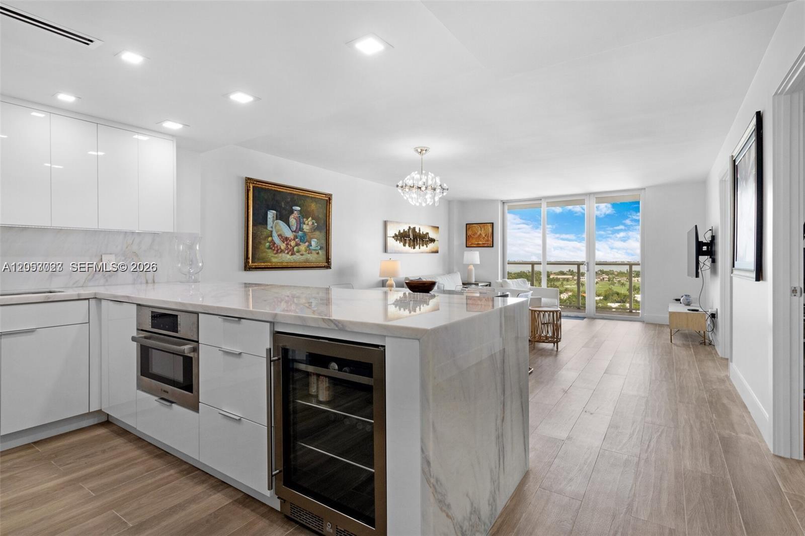 Image 2: Kitchen - Including Beverage Cooler