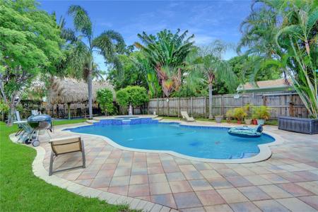 428 NE 24th Ave