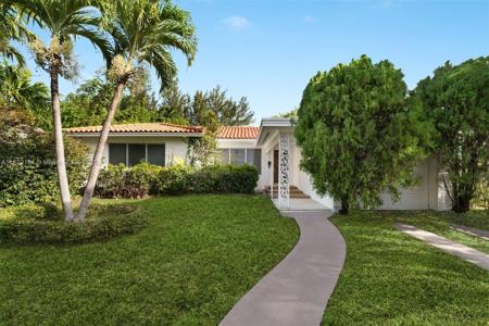 330 N Shore Dr
