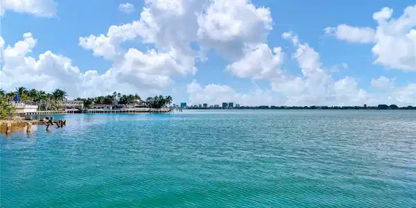 11111 Biscayne Blvd